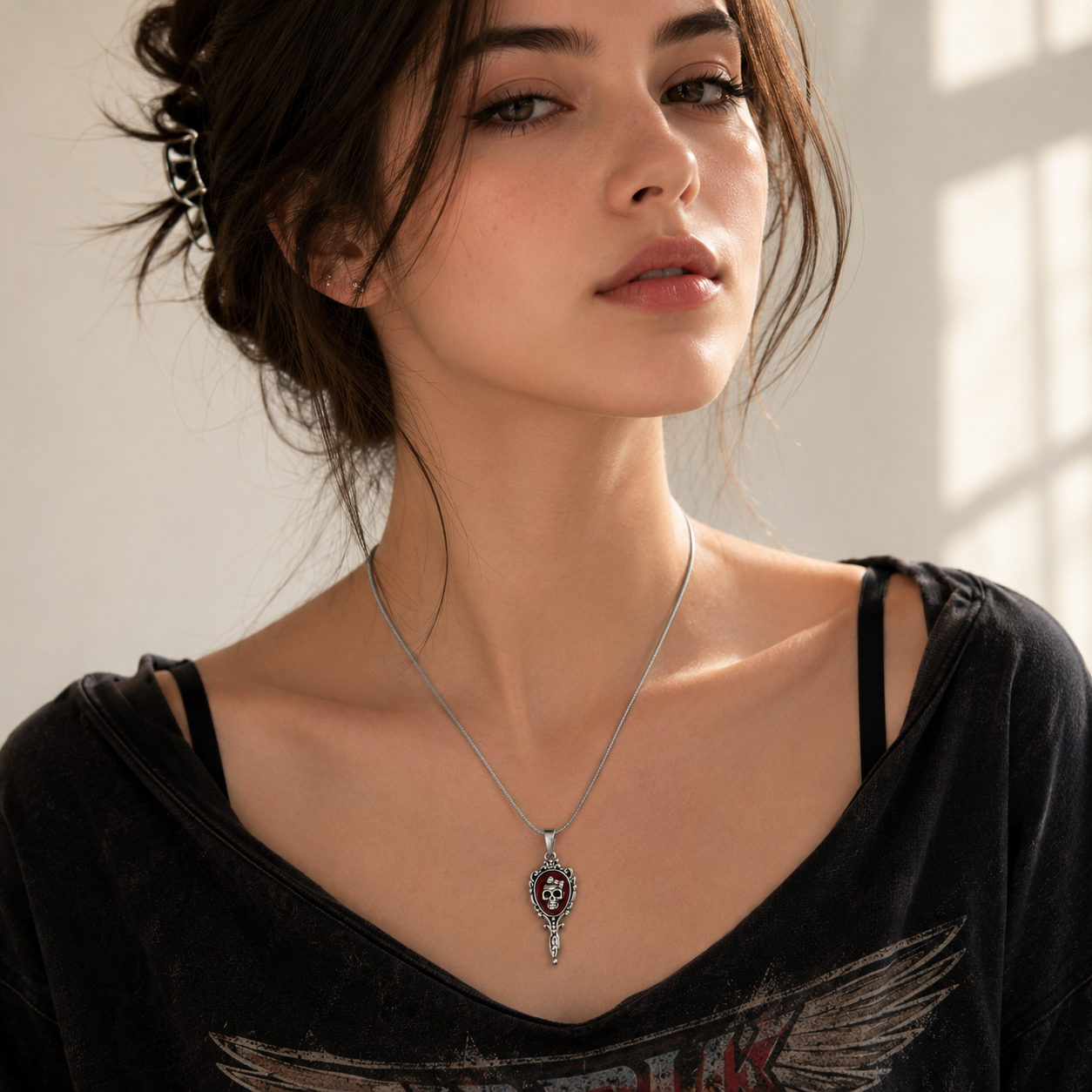 🪞 Gothic Skull Mirror Pendant Necklace for Women