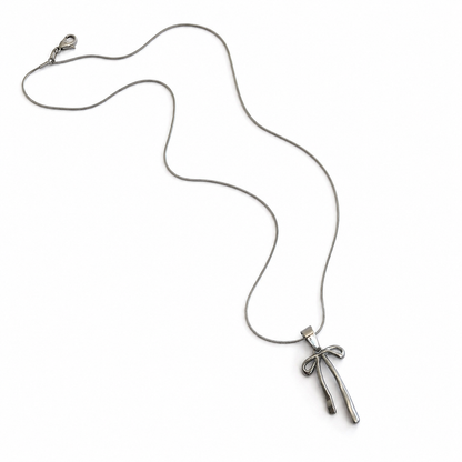🎀 Minimalist Bow Pendant Necklace for Women